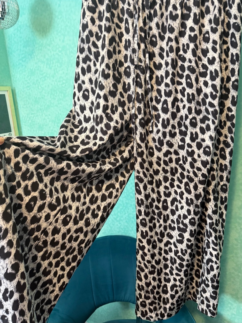 🤍🐆Halara Leopard Print Wide-Leg Windbreaker Women's Pants - Black and Cream